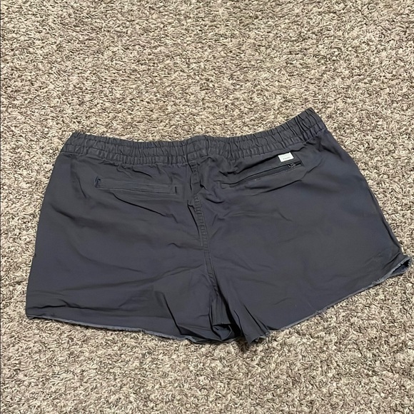 Vuori Vintage Ripstop Women’s Athletic Charcoal Shorts - Picture 10 of 11